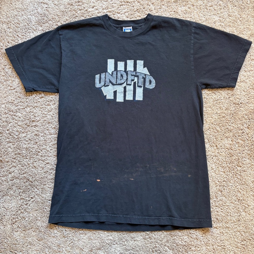 Undefeated Black Graphic T-Shirt Medium